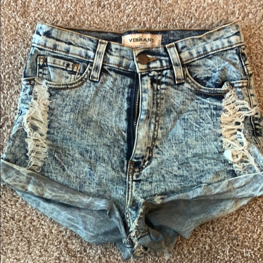 Vibrant Distressed light wash jean shorts